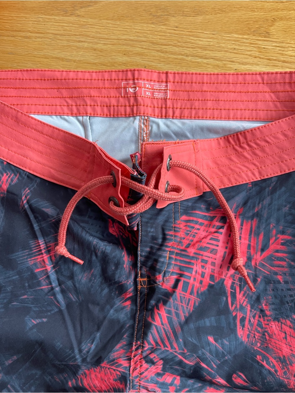 Women’sCoral and Black Tropical Shorts AND free bonus 10tree bag